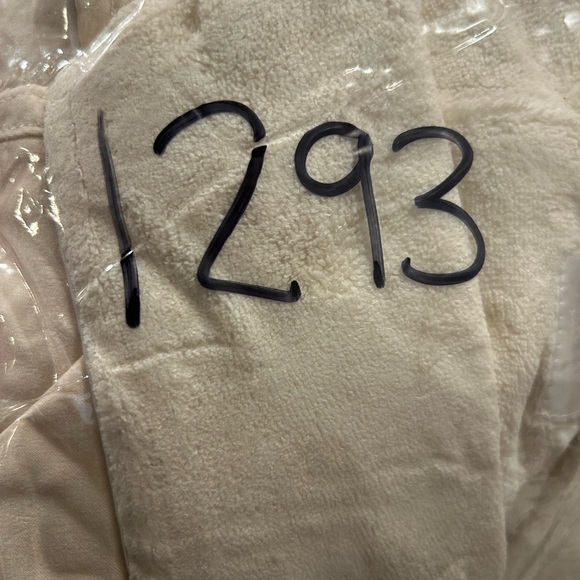 Chadsworth & Haig Microfiber Plush Robe XL Ivory NWT (1293) - Picture 4 of 4